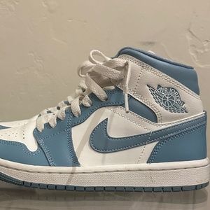 Air Jordan 1 Mid “UNC” Sneakers